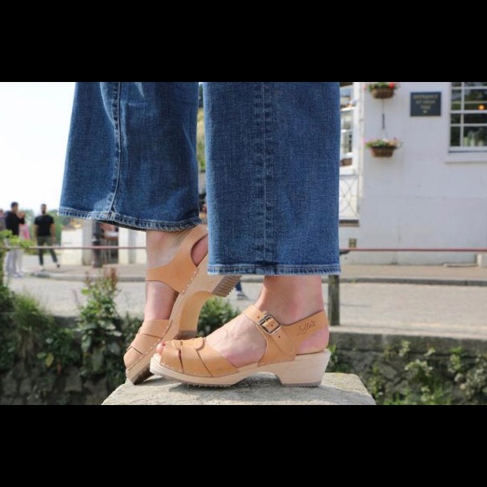 Peep Toe Low Swedish Hasbeen Clogs